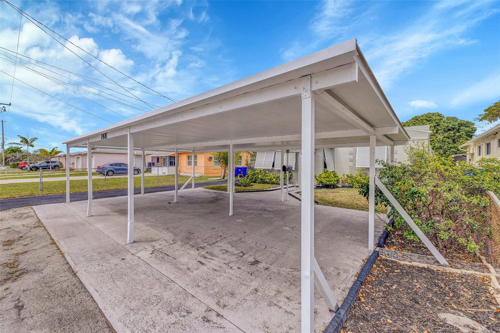 HOLLYWOOD TERRACE AMEN PL - Residential Lease