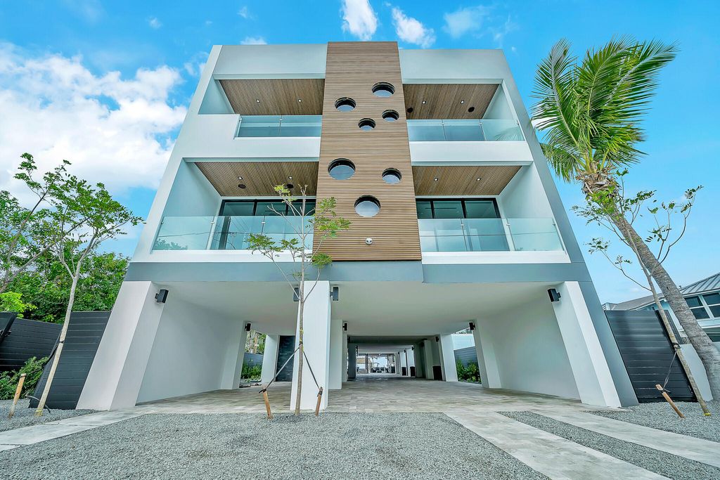 Photo of 16 Seaside Avenue, Key Largo, FL 33037 (MLS # B26024530)