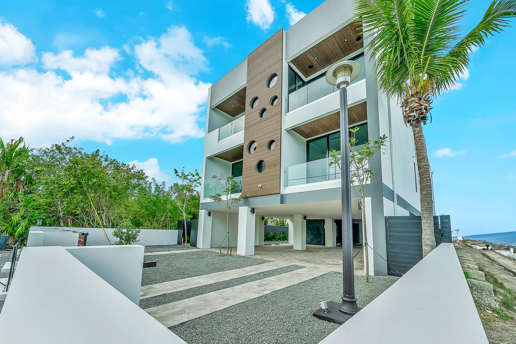 16 Seaside Avenue