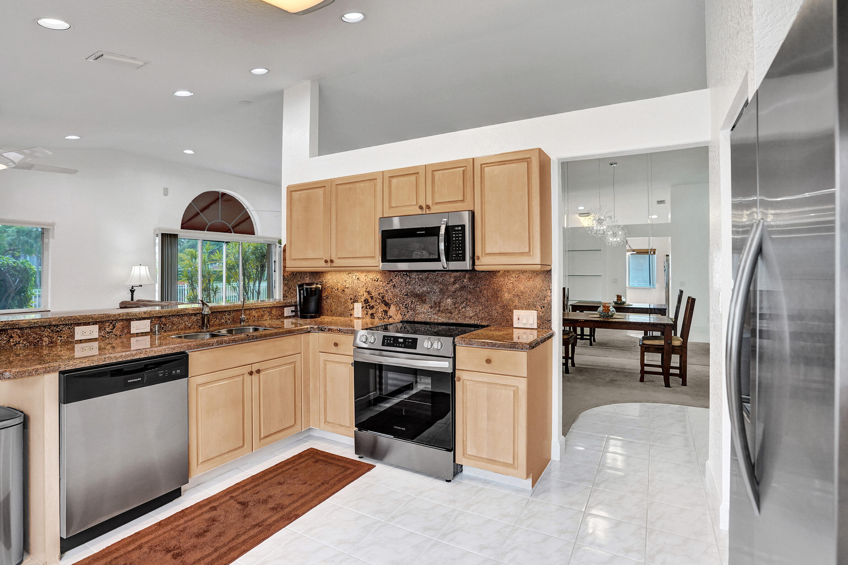 COQUINA LAKES - Residential
