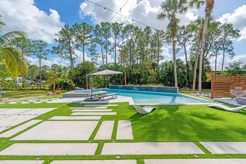 A home in Loxahatchee