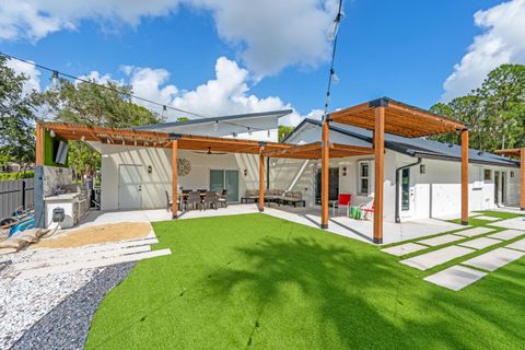 A home in Loxahatchee