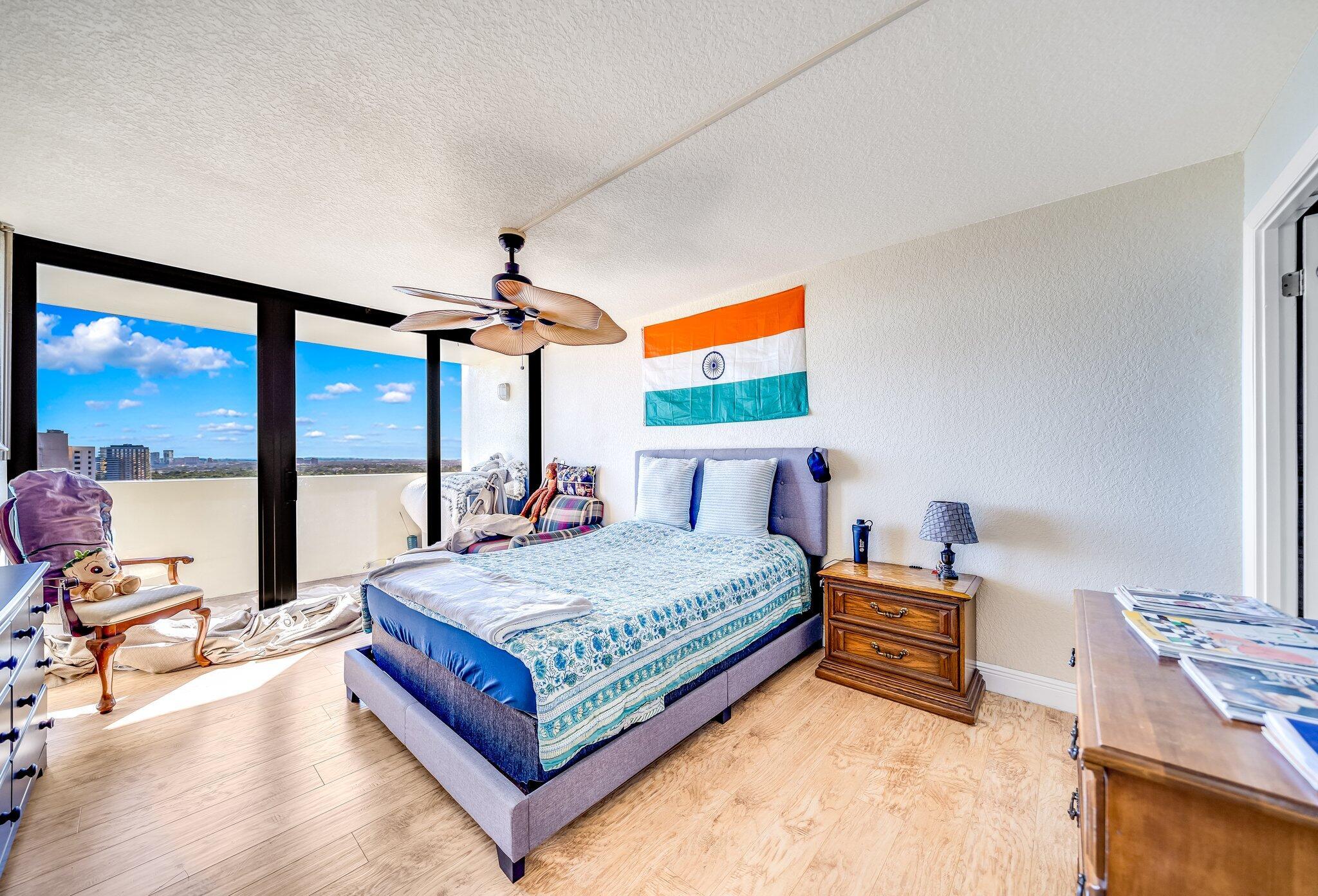 PALM BEACH HOUSE CONDO - Residential