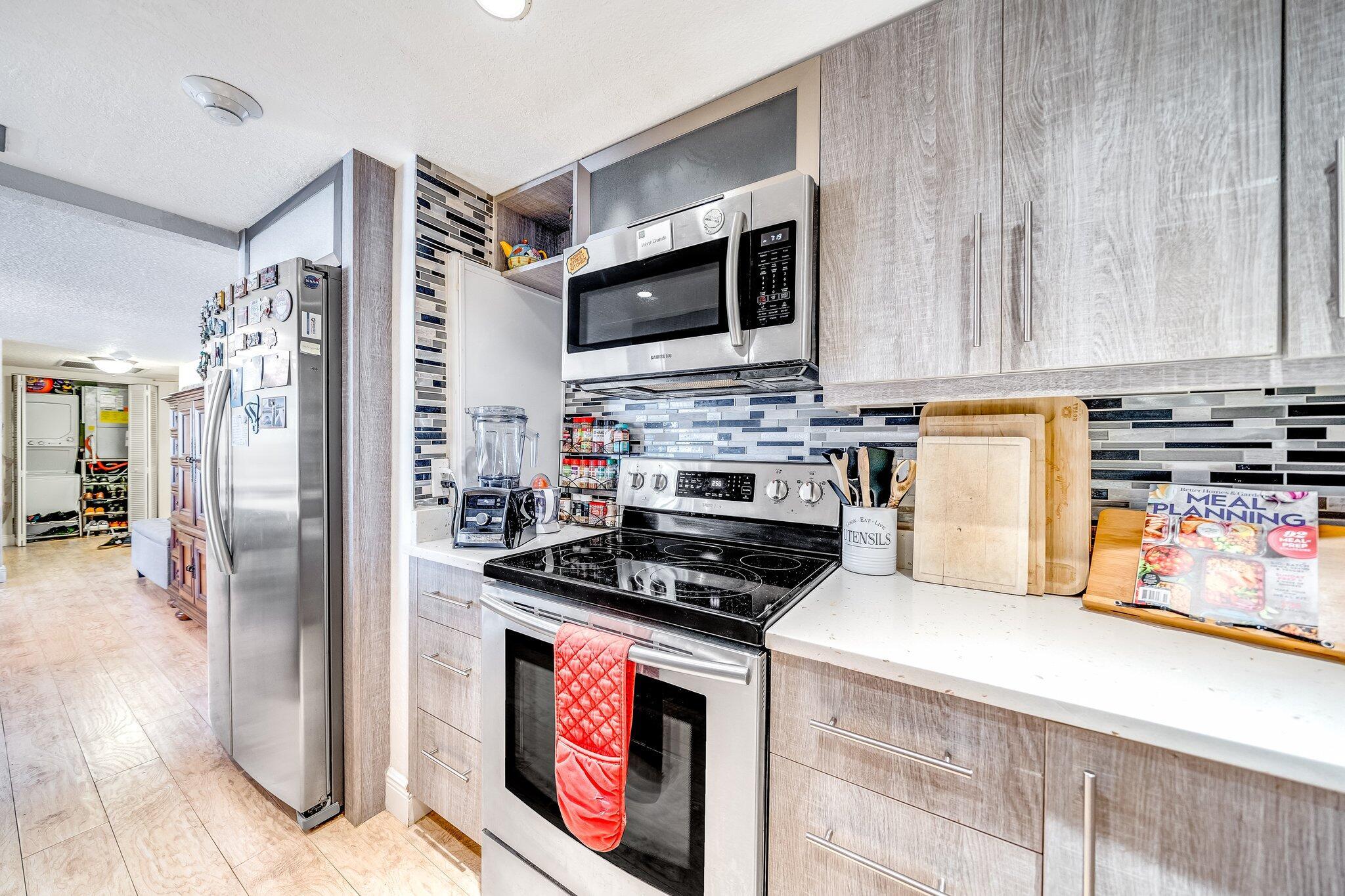 PALM BEACH HOUSE CONDO - Residential