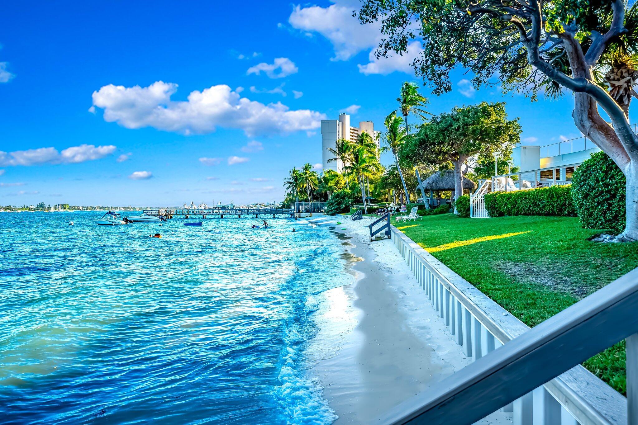 PALM BEACH HOUSE CONDO - Residential