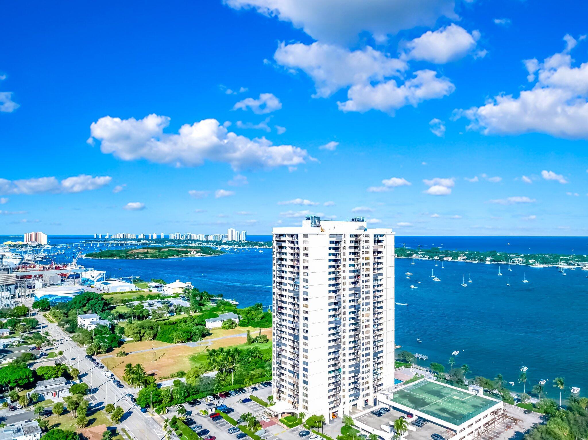 PALM BEACH HOUSE CONDO - Residential