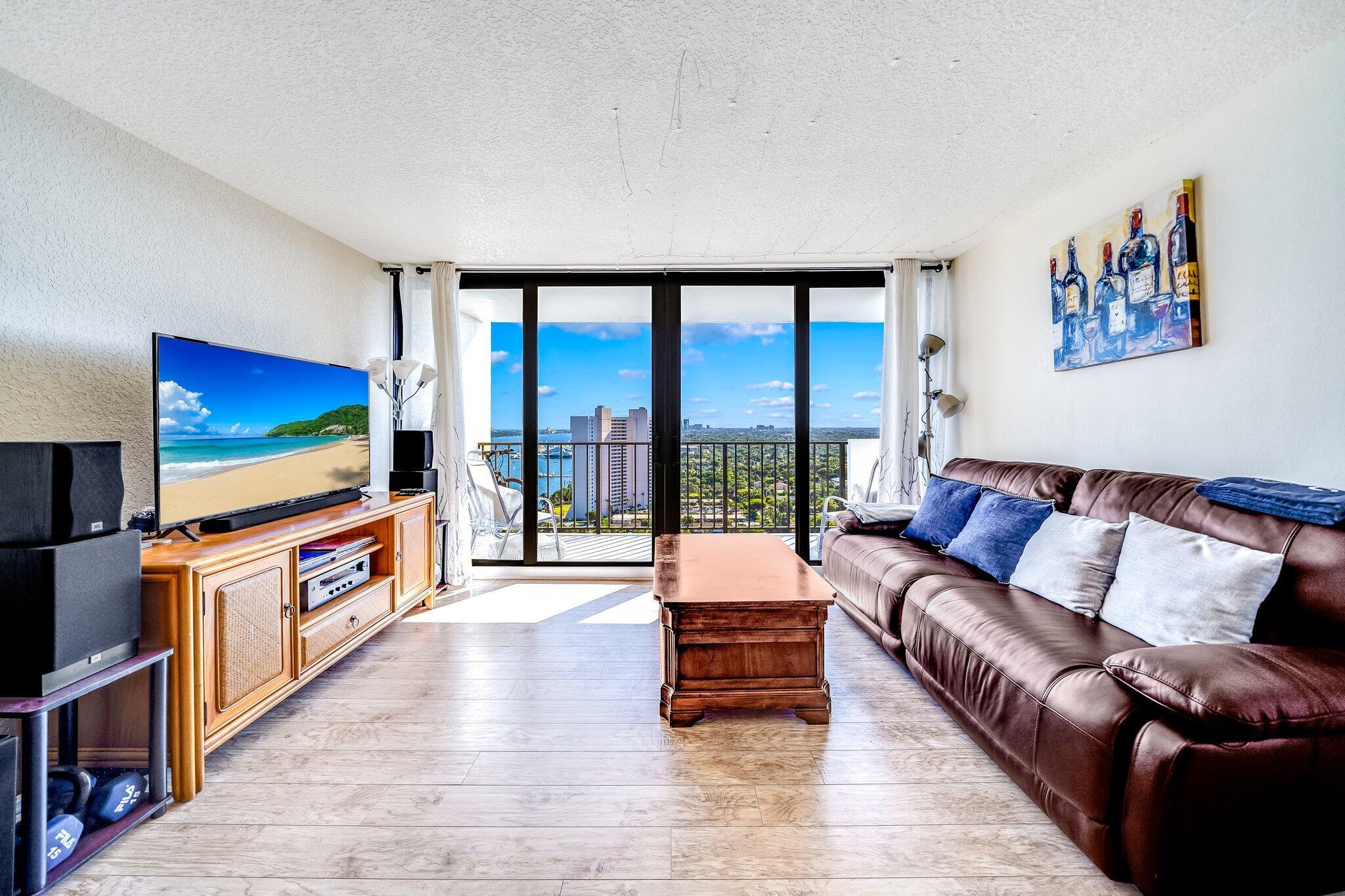 PALM BEACH HOUSE CONDO - Residential