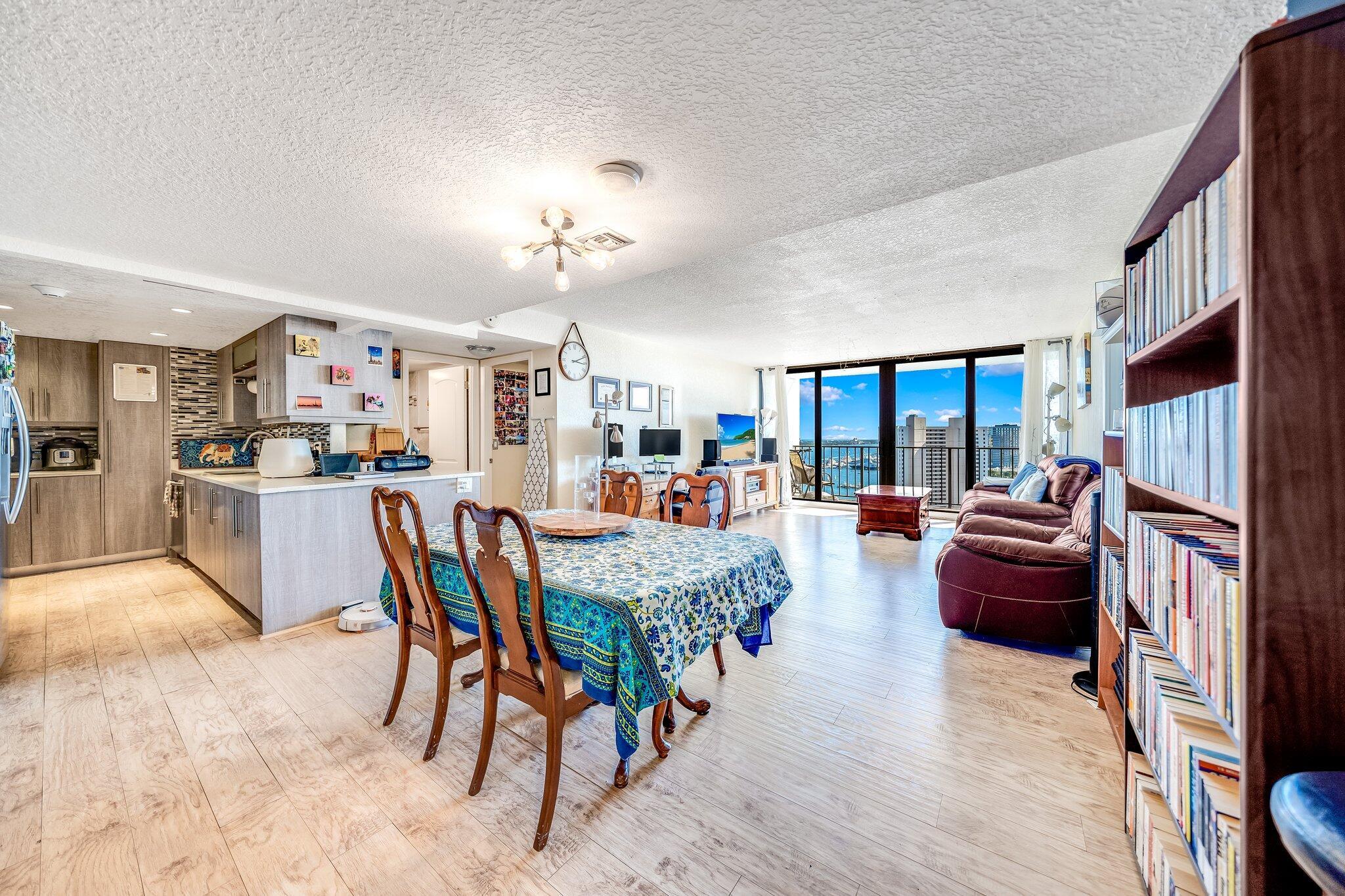 PALM BEACH HOUSE CONDO - Residential