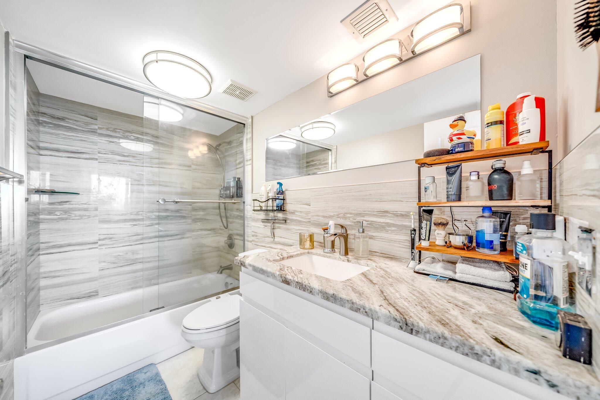 PALM BEACH HOUSE CONDO - Residential