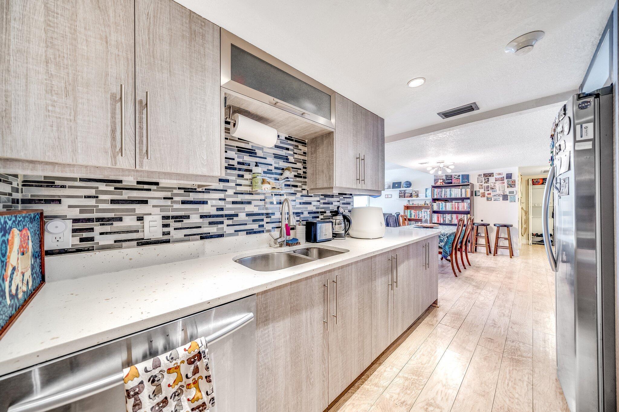 PALM BEACH HOUSE CONDO - Residential