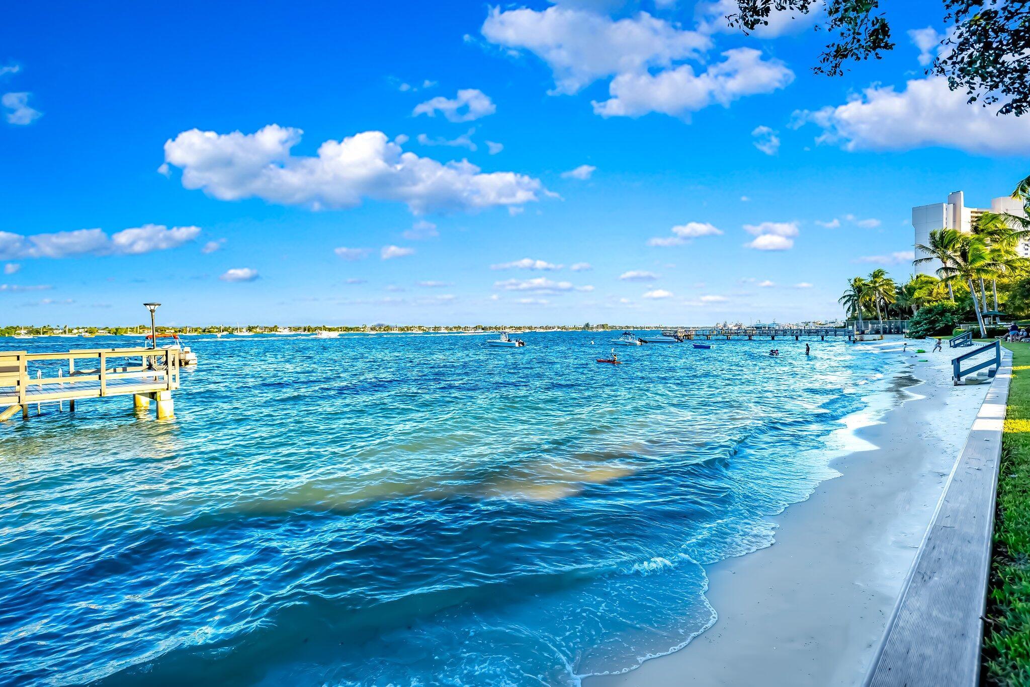 PALM BEACH HOUSE CONDO - Residential