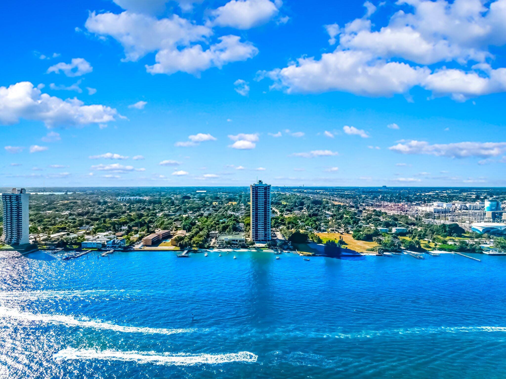 PALM BEACH HOUSE CONDO - Residential