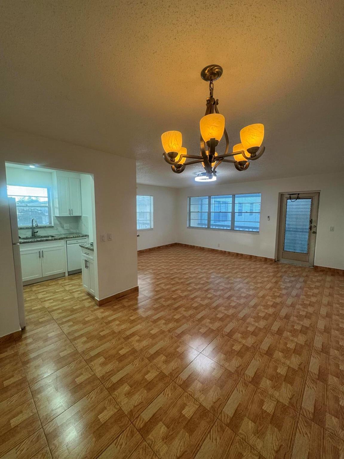 WINDSOR CONDOS - Residential Lease