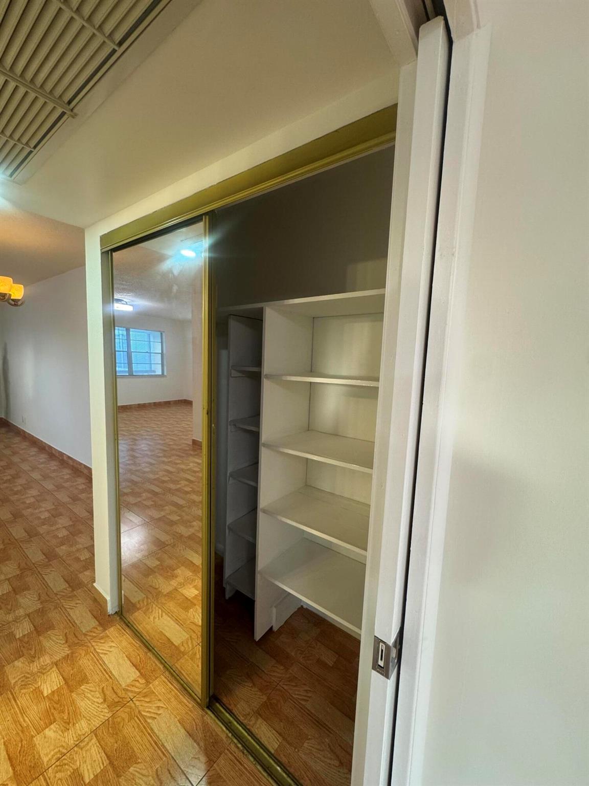 WINDSOR CONDOS - Residential Lease