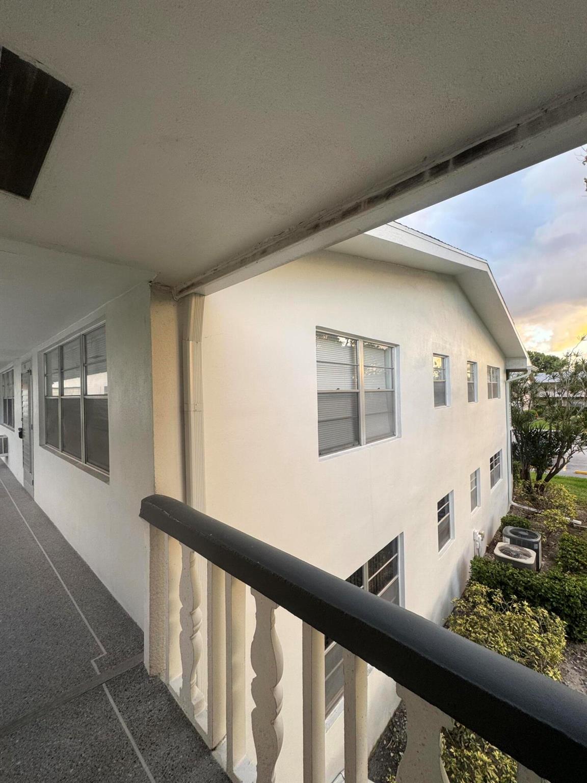 WINDSOR CONDOS - Residential Lease