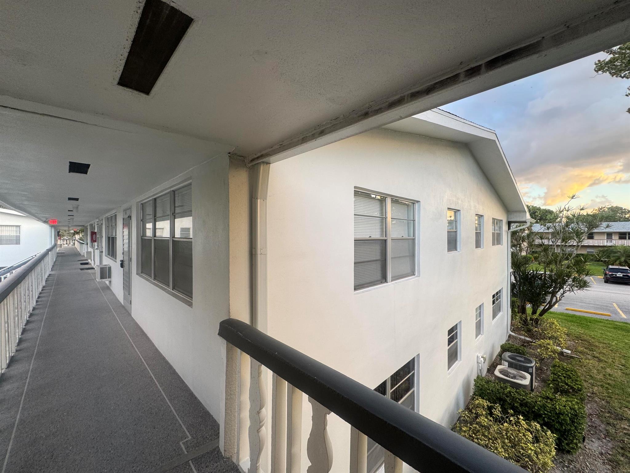 WINDSOR CONDOS - Residential Lease