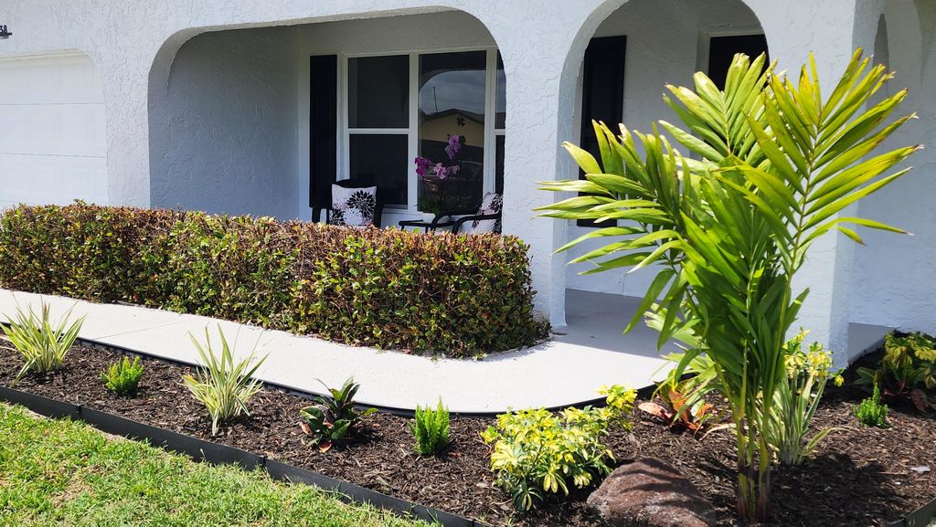 Photo of 2538 SE Price Court, Port Saint Lucie, FL 34984 (MLS # B26011910)