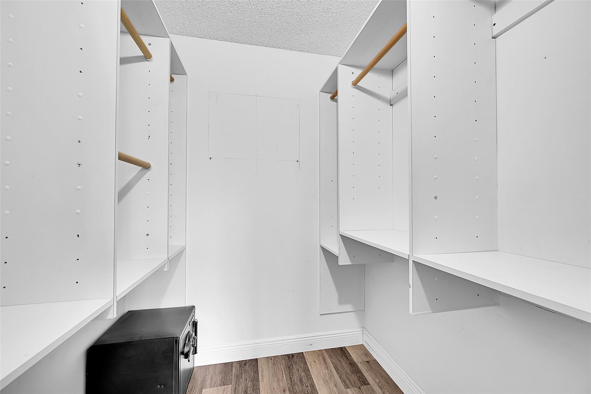 Island Club - Residential