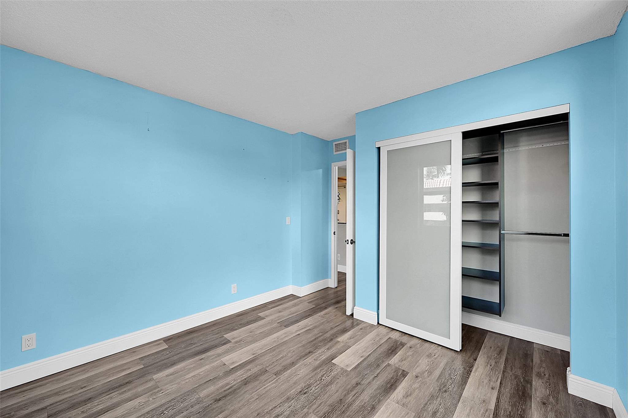 Island Club - Residential