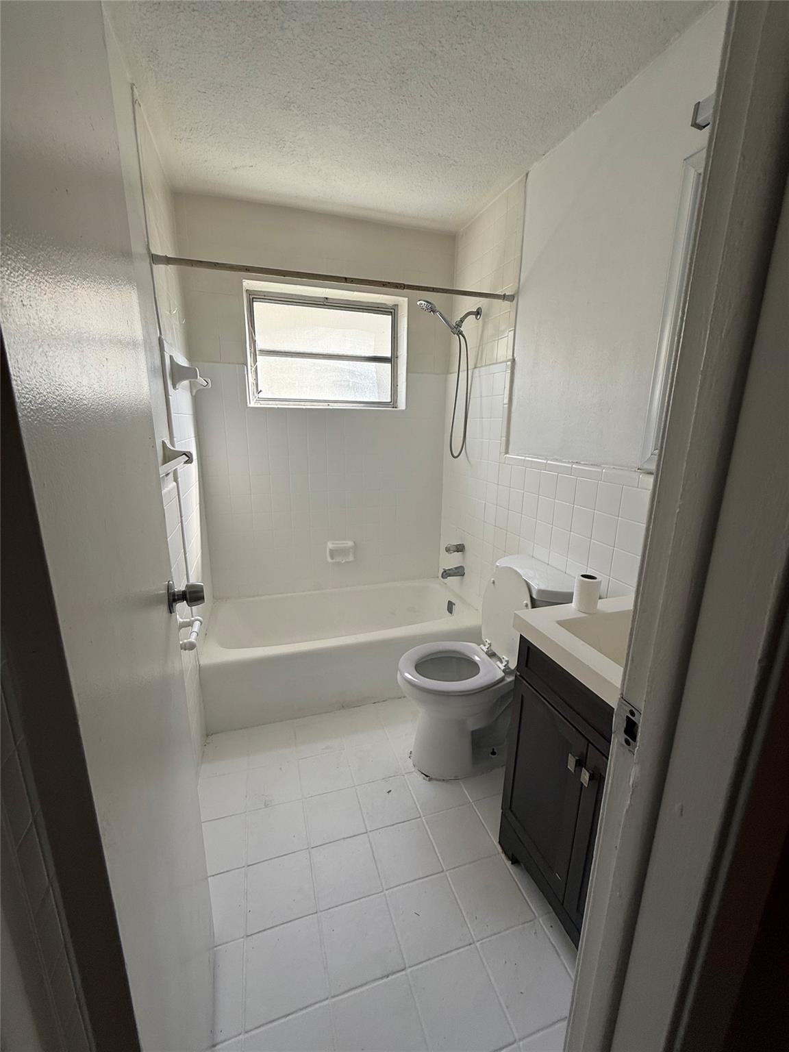 GOLD KEY VILLAS WEST - Residential Lease