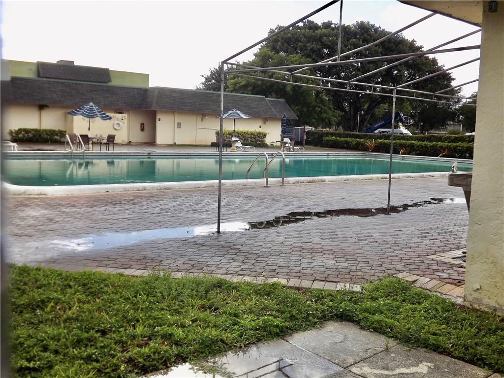 Ramblewood East Condo - Residential