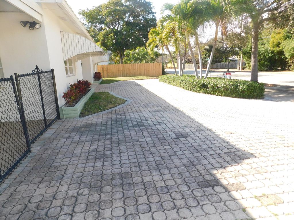 Photo of 7614 S Olive Avenue, West Palm Beach, FL 33405 (MLS # R11164007)