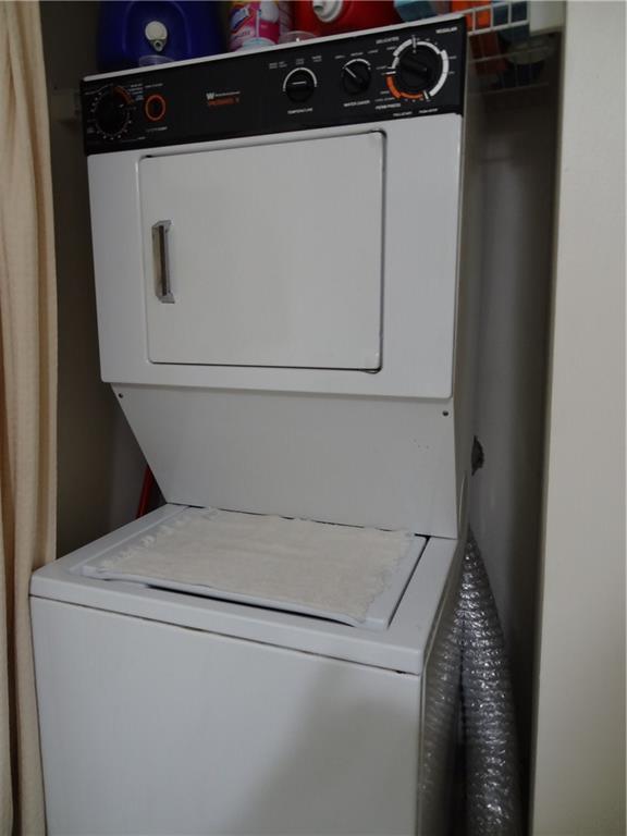 EAST POINT TOWERS - Residential