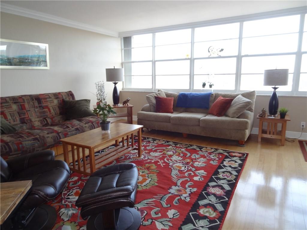 EAST POINT TOWERS - Residential