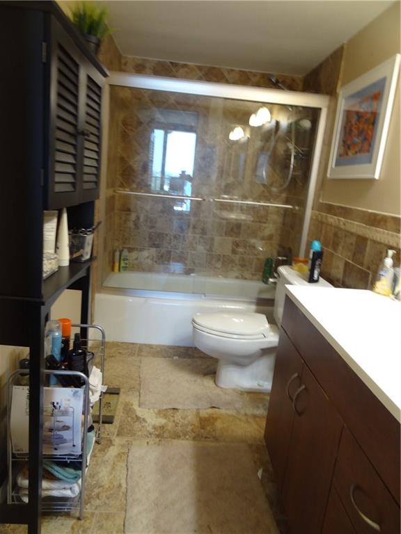 EAST POINT TOWERS - Residential