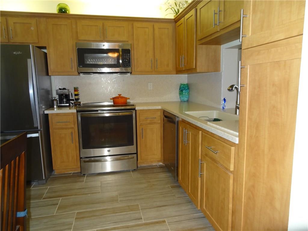 EAST POINT TOWERS - Residential