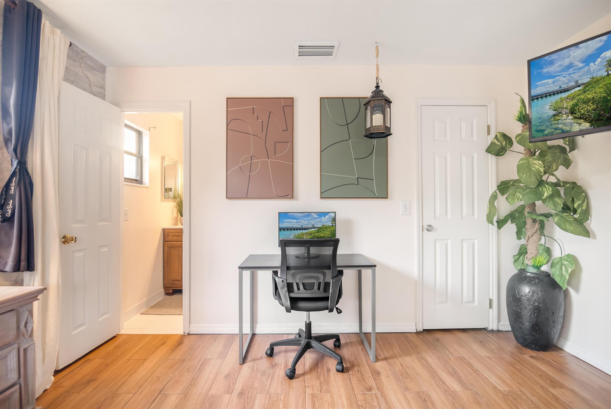 PALM BEACH FARMS CO 3 - Residential Lease