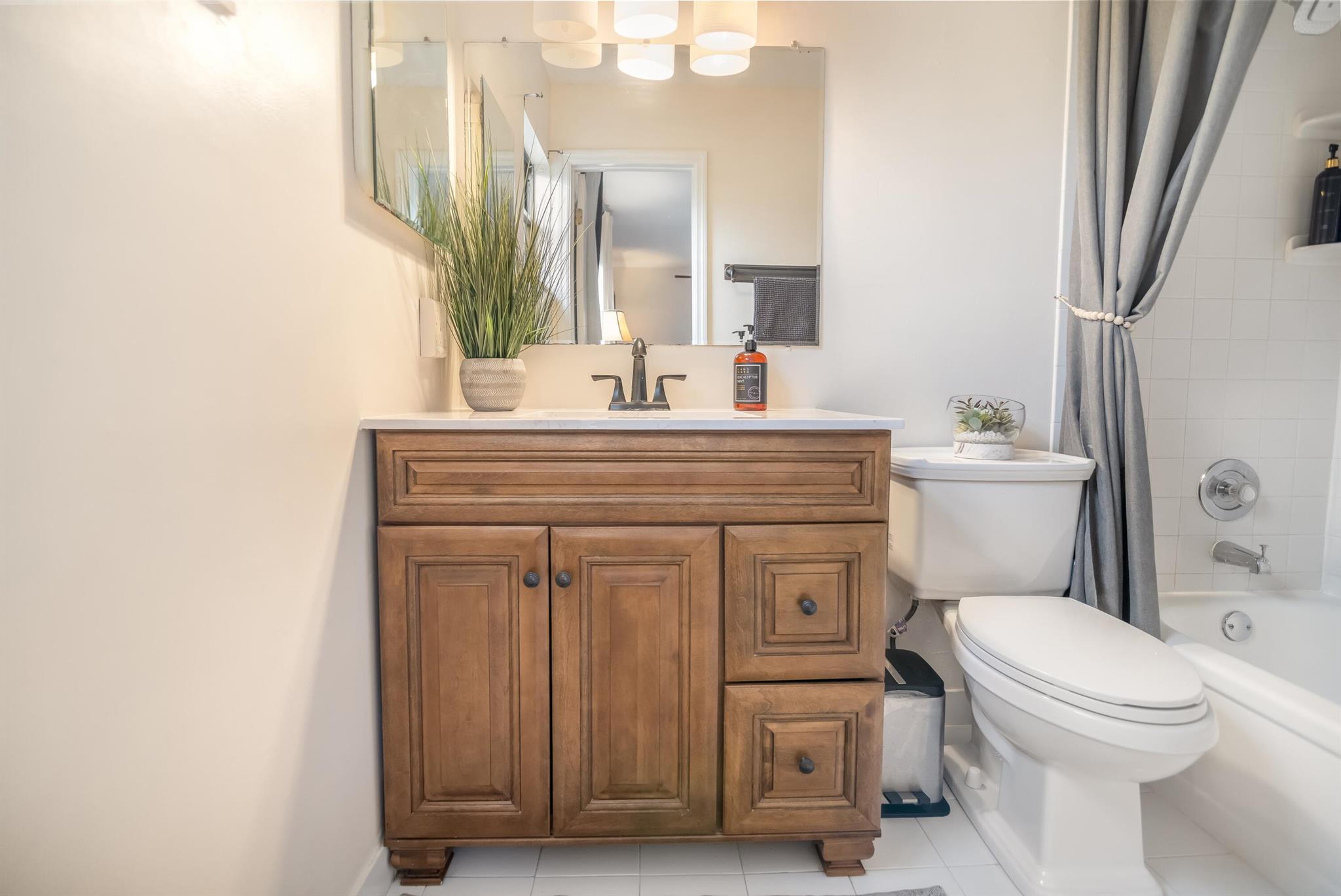 PALM BEACH FARMS CO 3 - Residential Lease