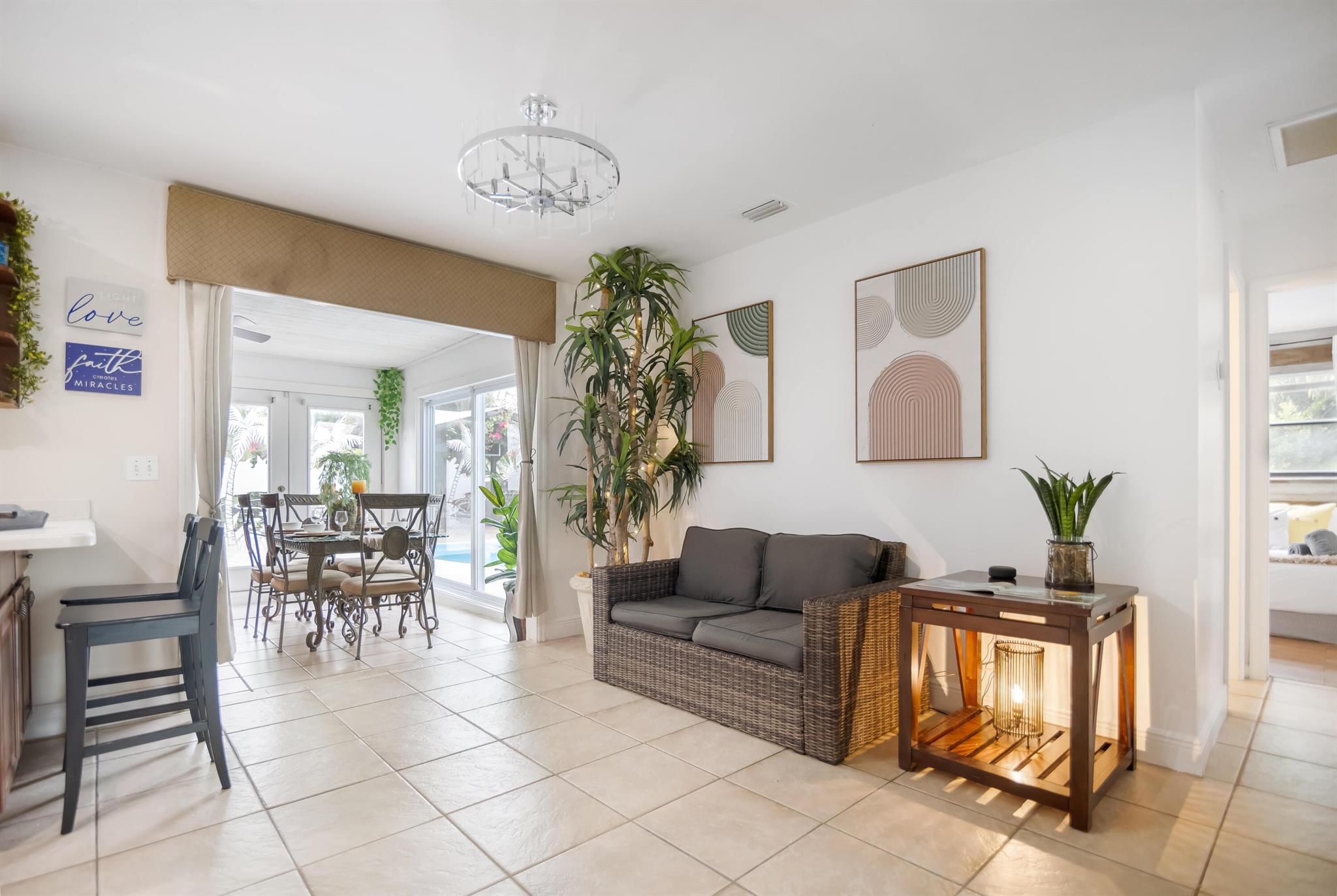 PALM BEACH FARMS CO 3 - Residential Lease