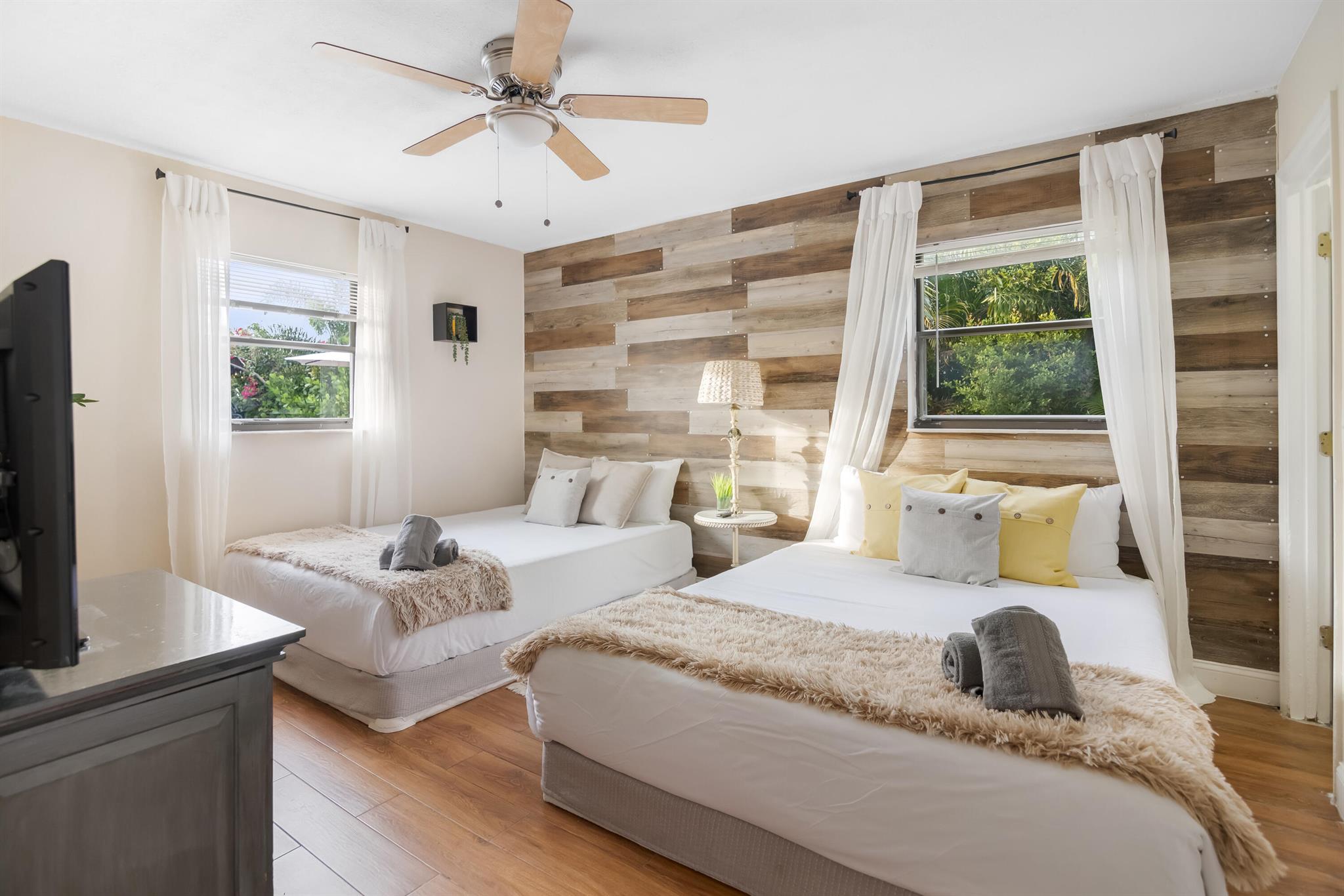 PALM BEACH FARMS CO 3 - Residential Lease