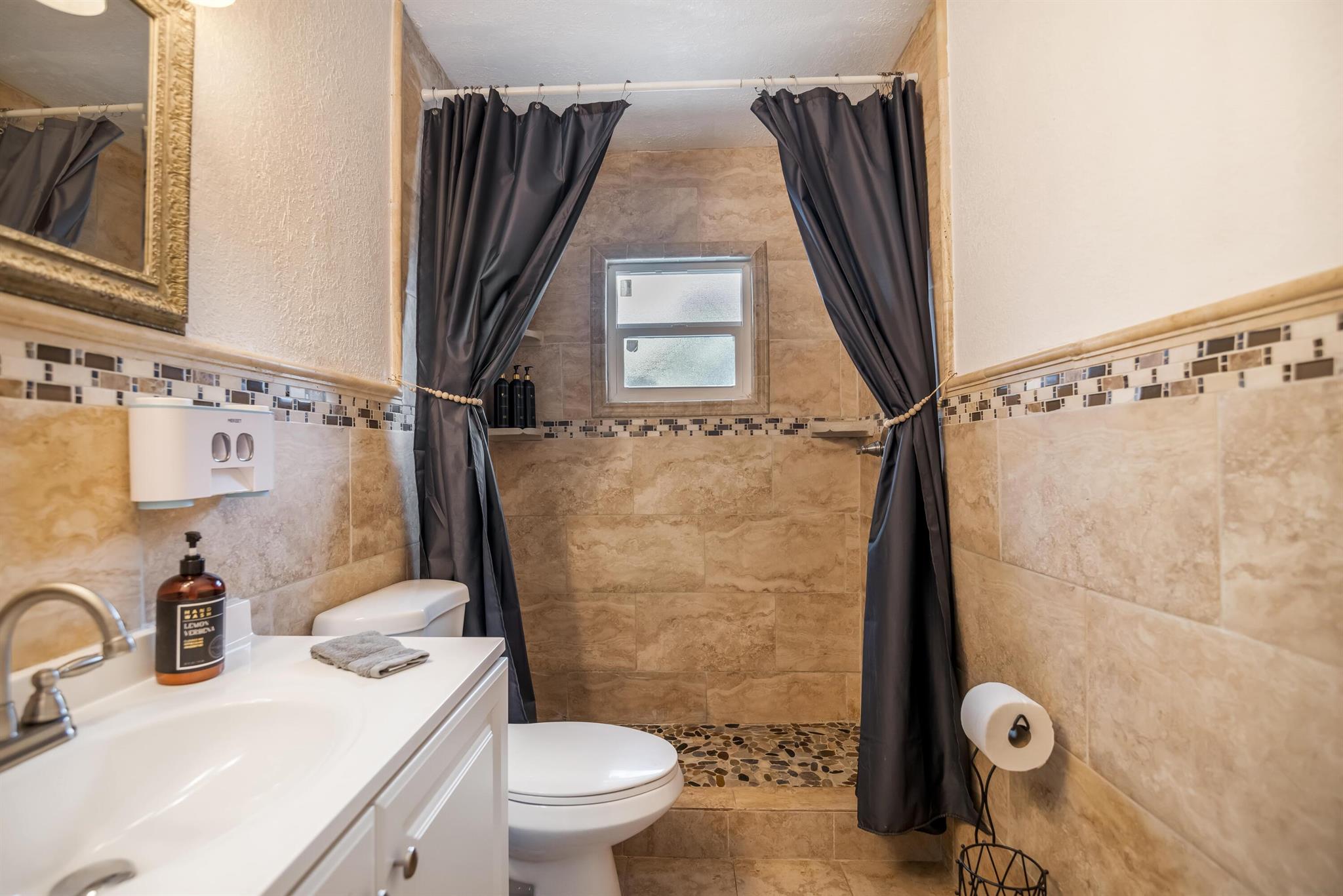 PALM BEACH FARMS CO 3 - Residential Lease