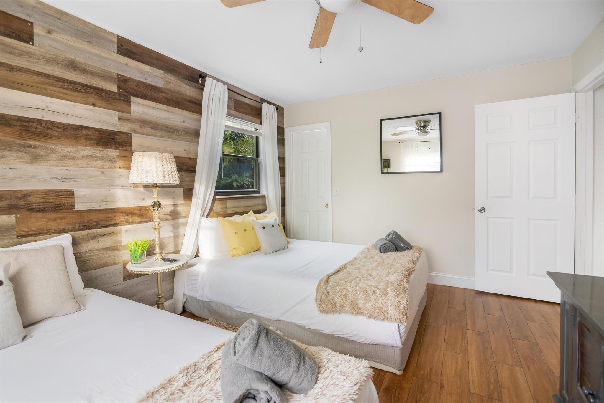 PALM BEACH FARMS CO 3 - Residential Lease