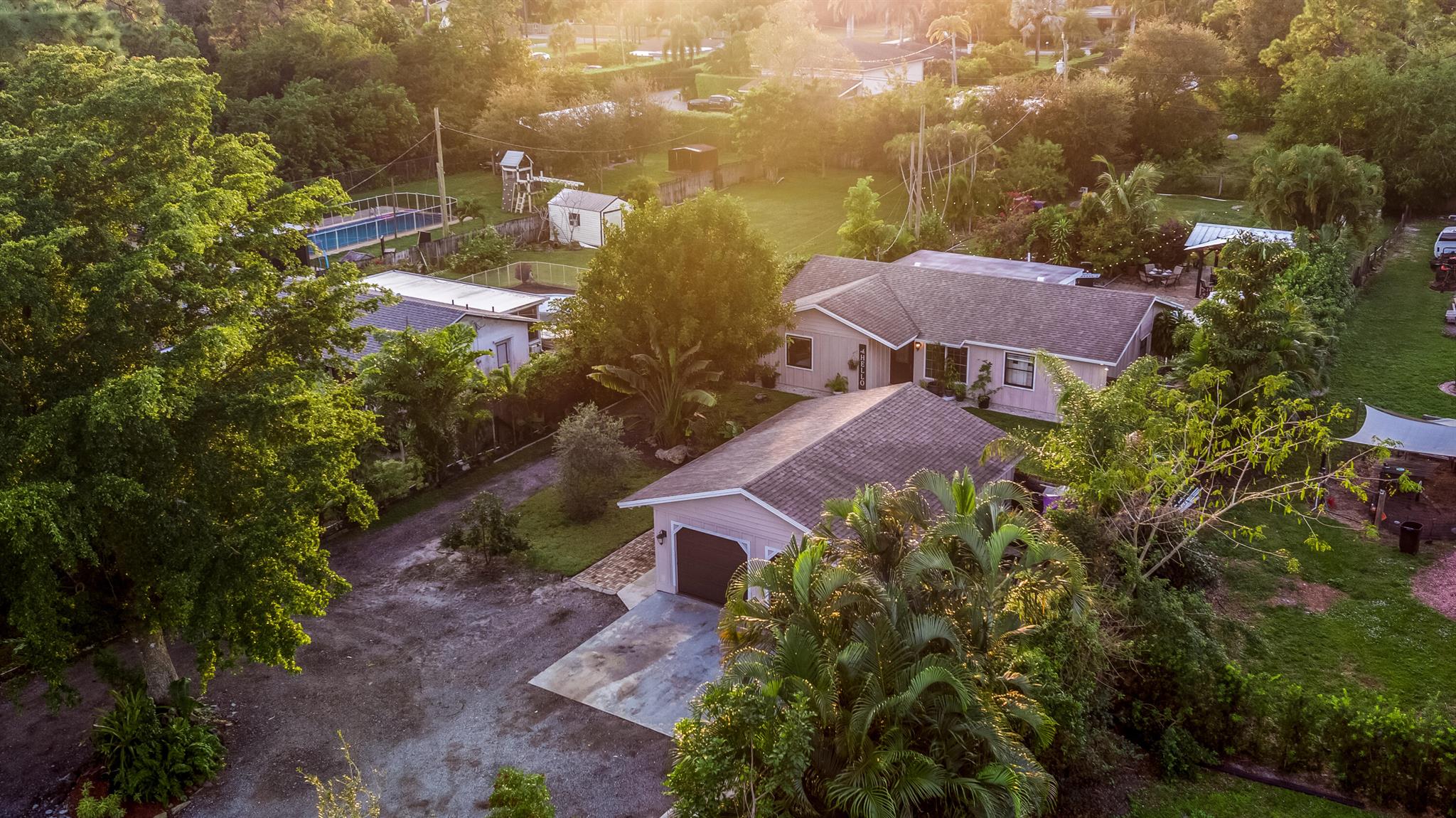 PALM BEACH FARMS CO 3 - Residential Lease