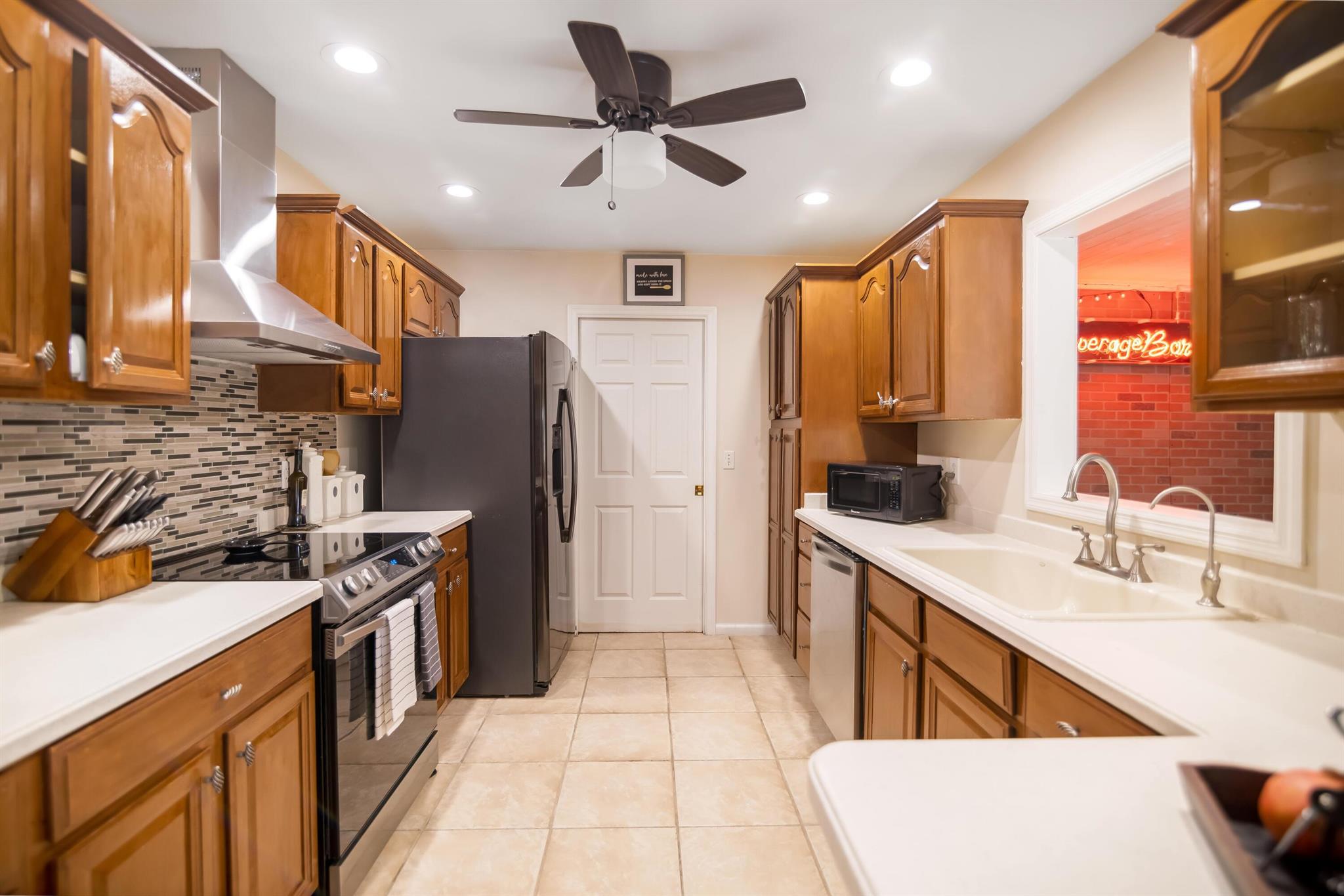 PALM BEACH FARMS CO 3 - Residential Lease