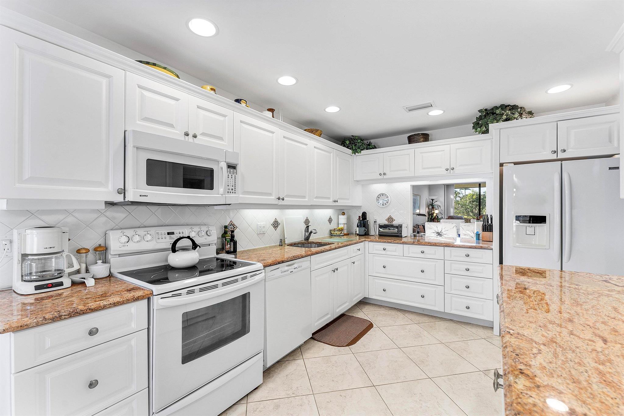 EASTGATE AT HUNTERS RUN C - Residential