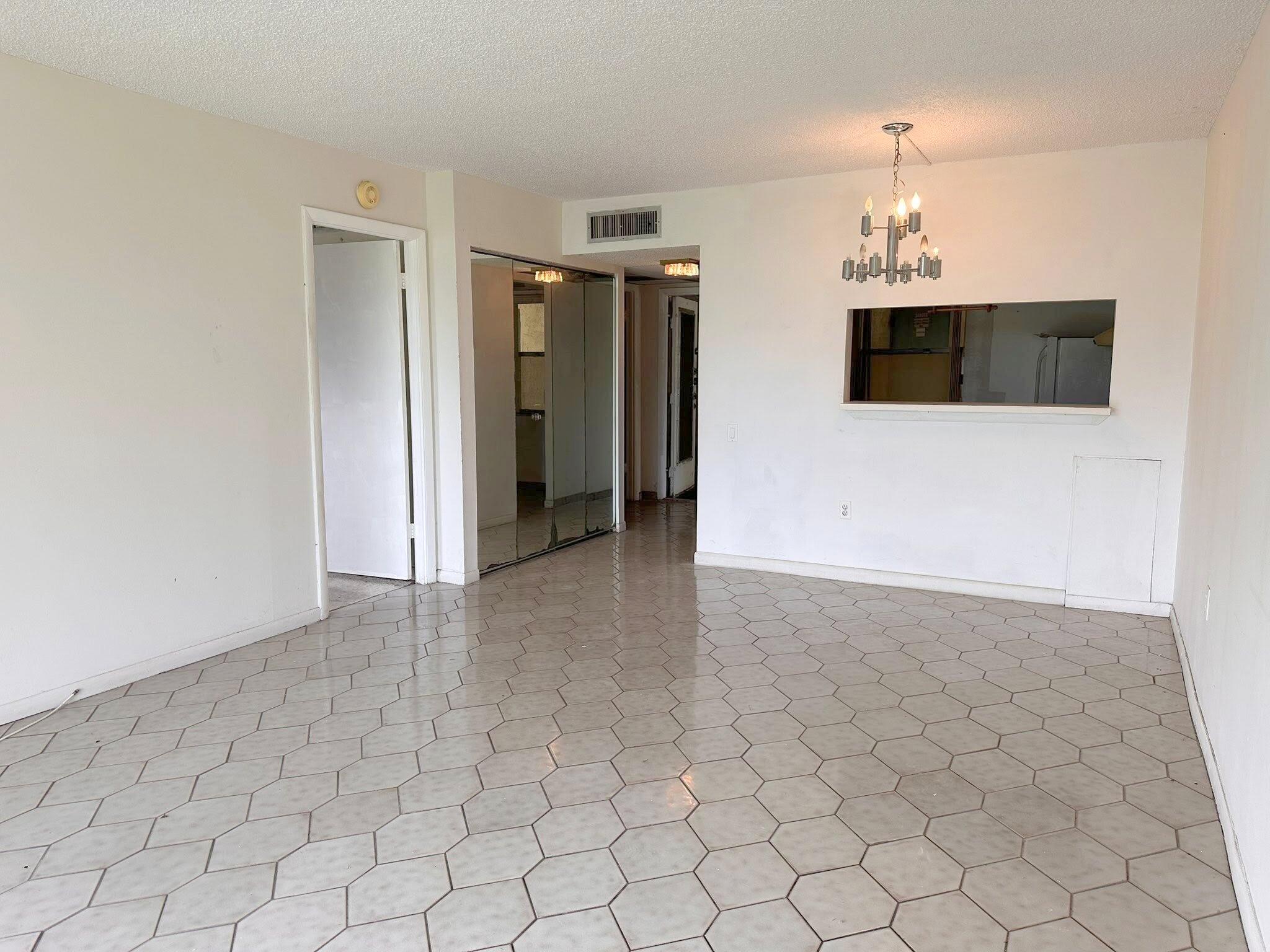 LIME BAY CONDOMINIUM 4 - Residential