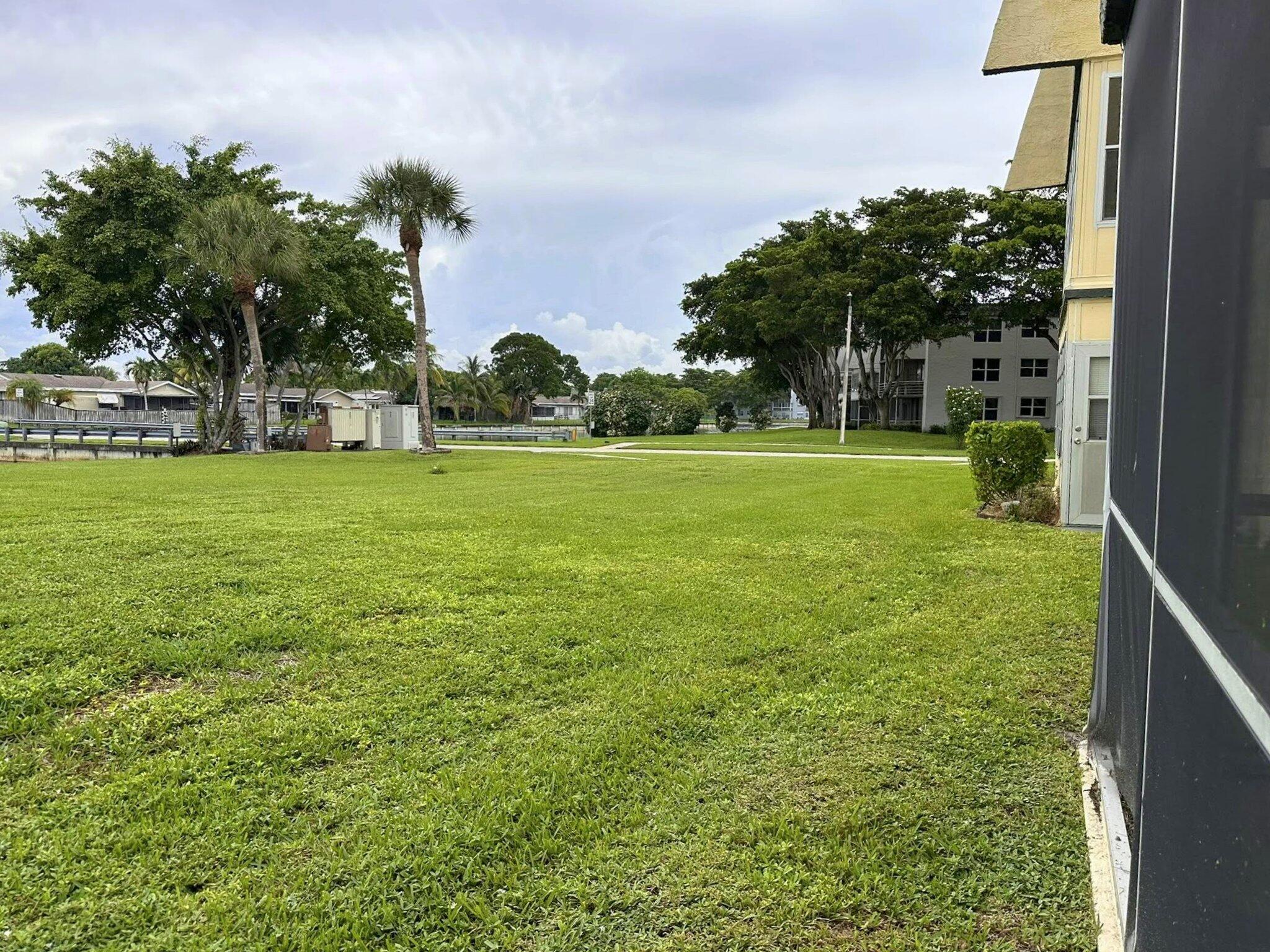 LIME BAY CONDOMINIUM 4 - Residential