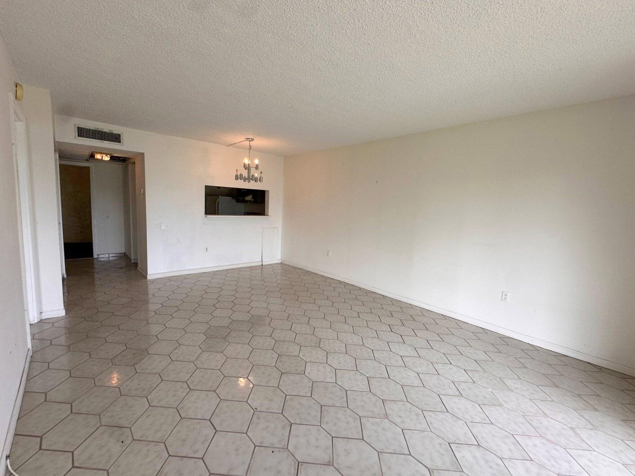 LIME BAY CONDOMINIUM 4 - Residential