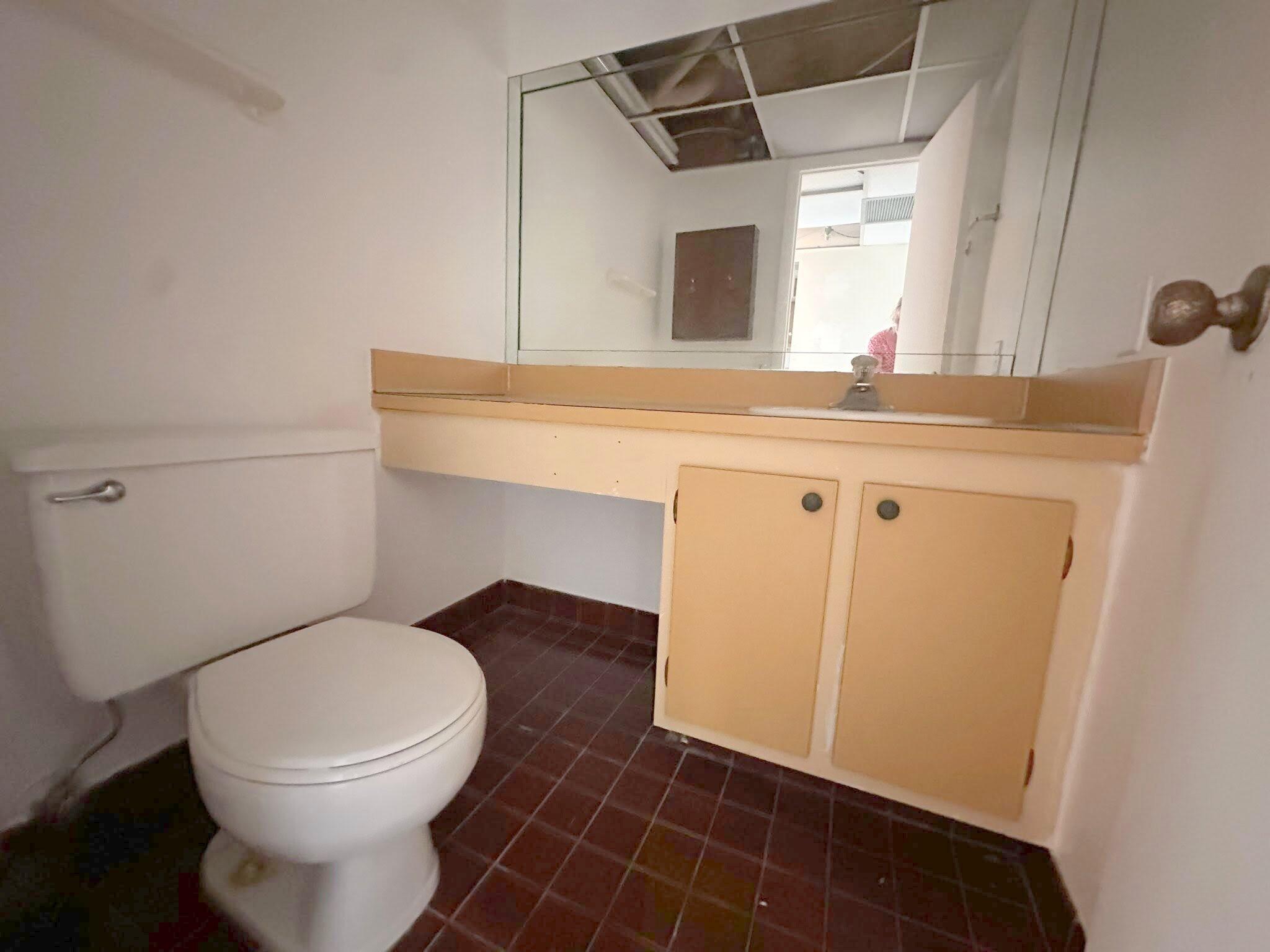 LIME BAY CONDOMINIUM 4 - Residential