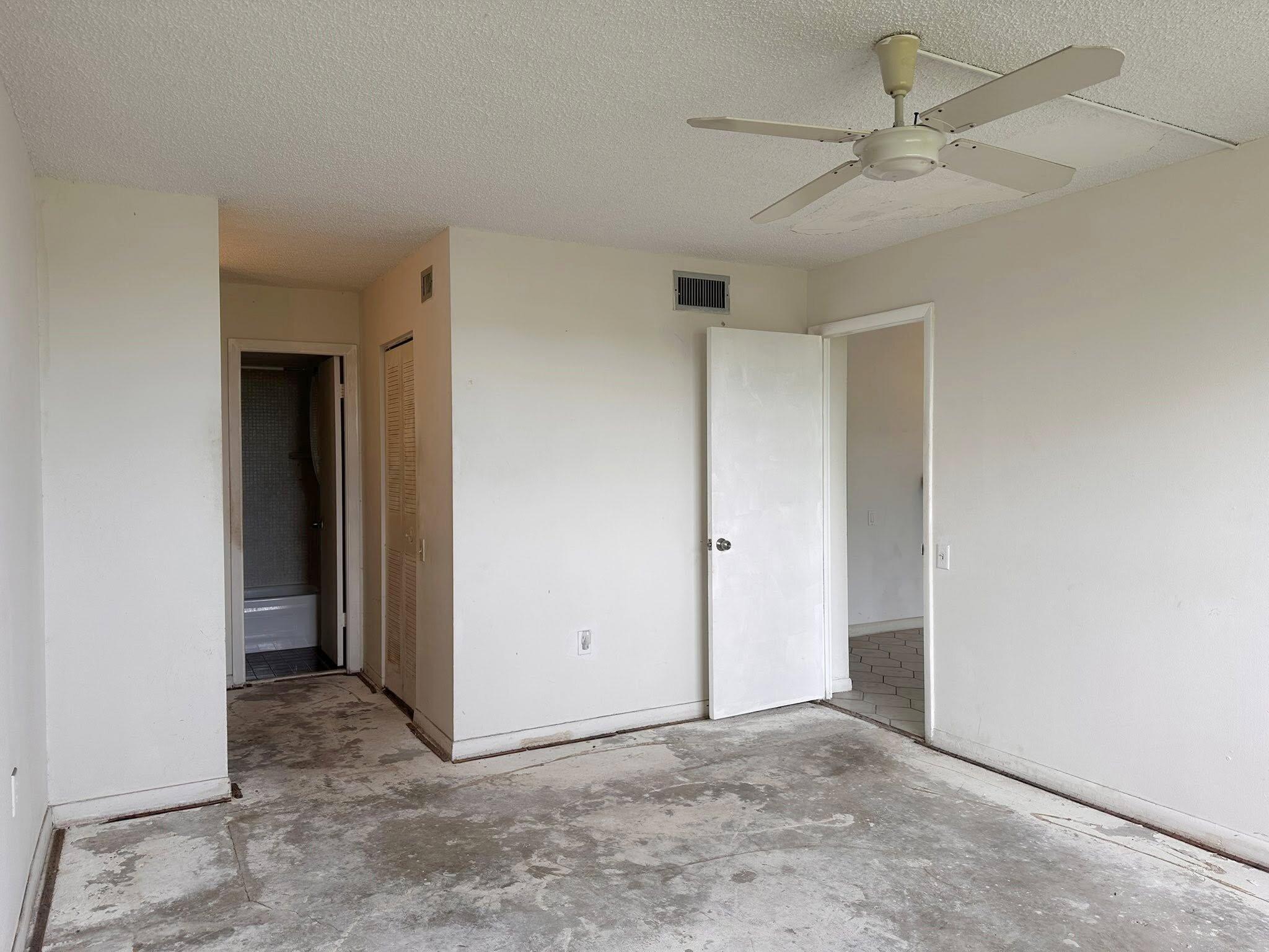 LIME BAY CONDOMINIUM 4 - Residential