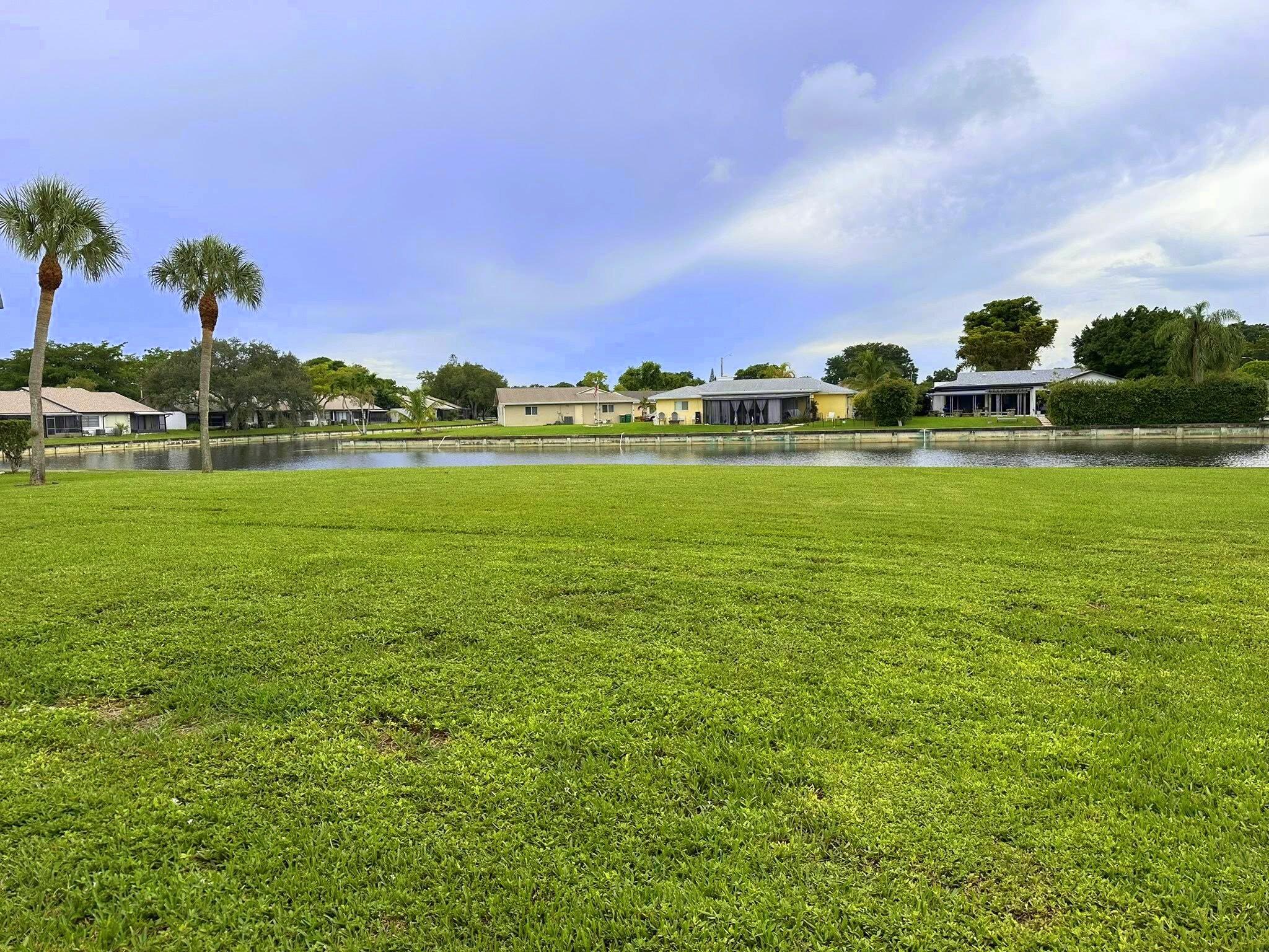 LIME BAY CONDOMINIUM 4 - Residential
