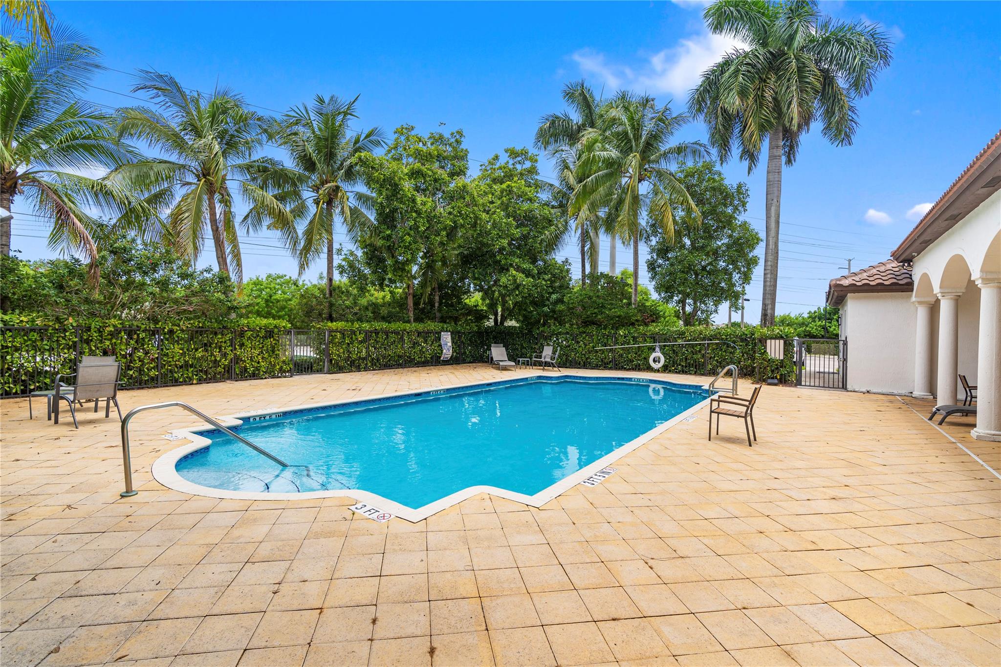 BOARDWALK AT VIZCAYA COND - Residential