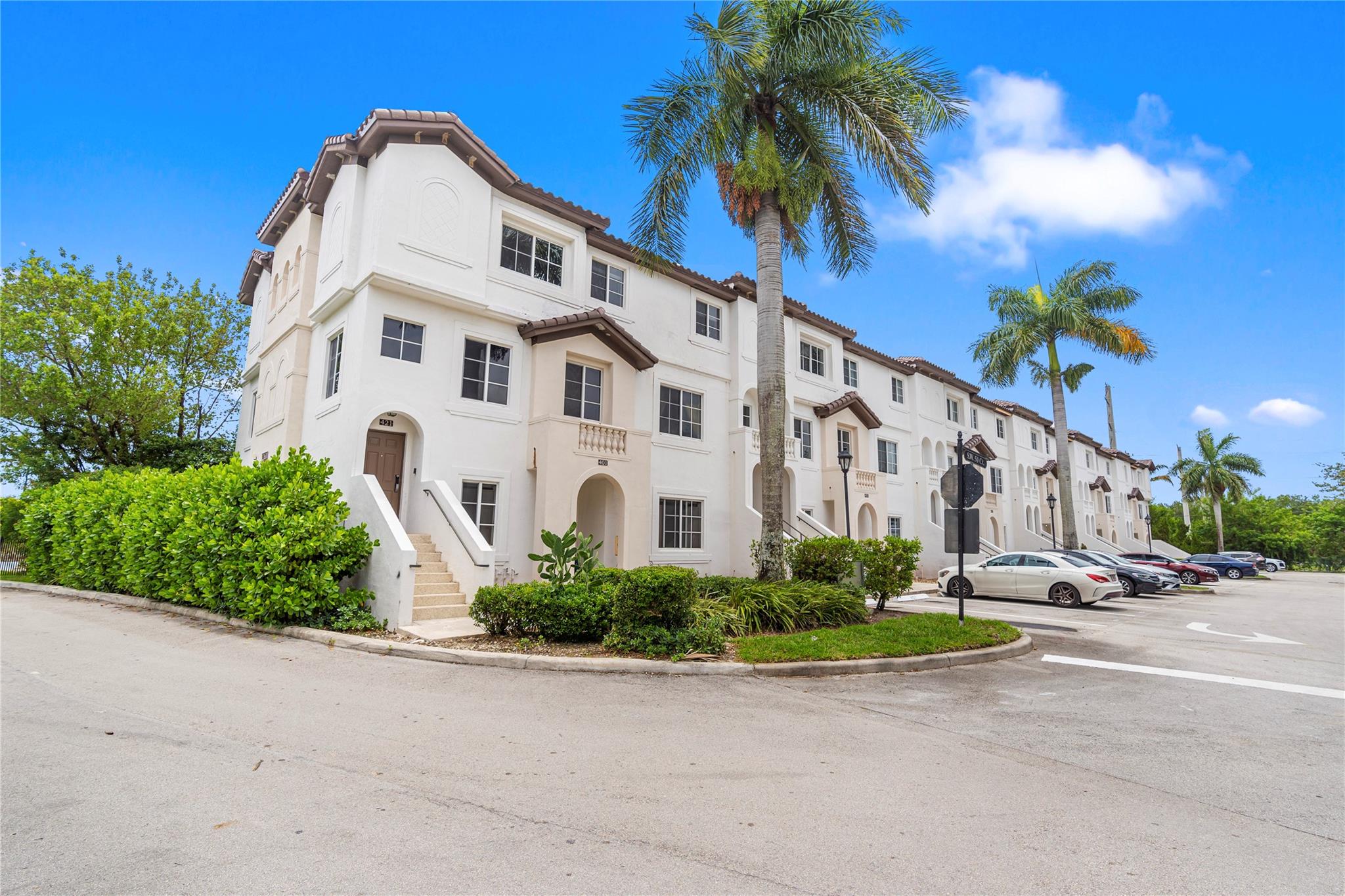 BOARDWALK AT VIZCAYA COND - Residential