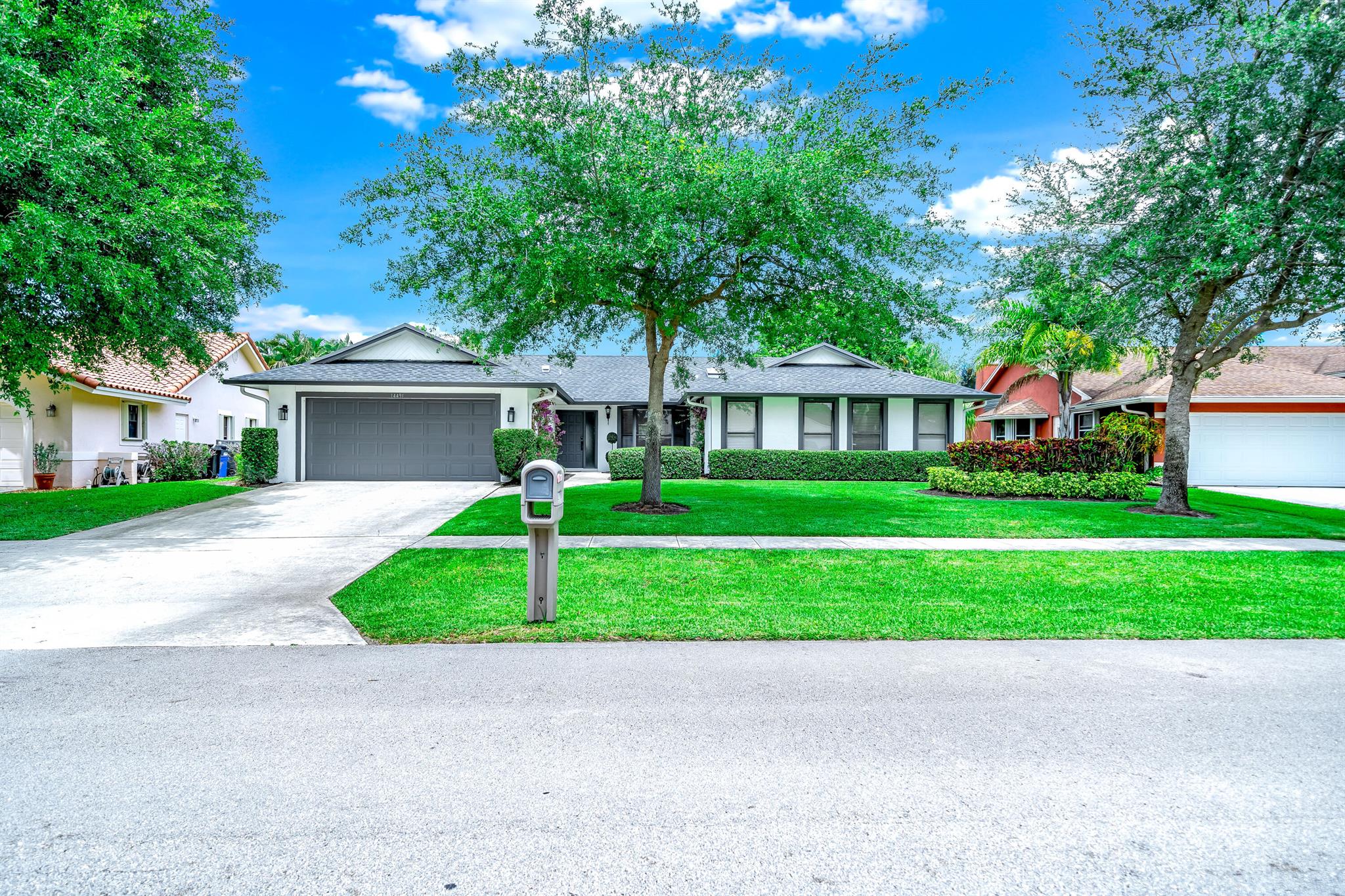 Located in one of the most desirable communities in Wellington! Beautiful 4 bedroom 2 bath single story pool home with no hoa This home features a spacious open floor plan with neutral color paint and large 32' polished porcelain floors throughout. The kitchen has been tastefully renovated with white shaker cabinets and large island. This is a true split floor plan and the master offers tons of privacy. The backyard is fenced and was made for entertaining with a large screened in pool area and covered patio. Home features a new roof, new AC and Pool heater. Located in a ''A'' rated school district and close to equestrian areas, shopping and dining. completed remodeled! New ROOF LOOKING FOR A YEAR LEASE WITH THE SHORT-TERM PERKS THIS IS IT!! FULLY BEUTIFULLY FURNISHED! OPEN TO SHORT TERM!