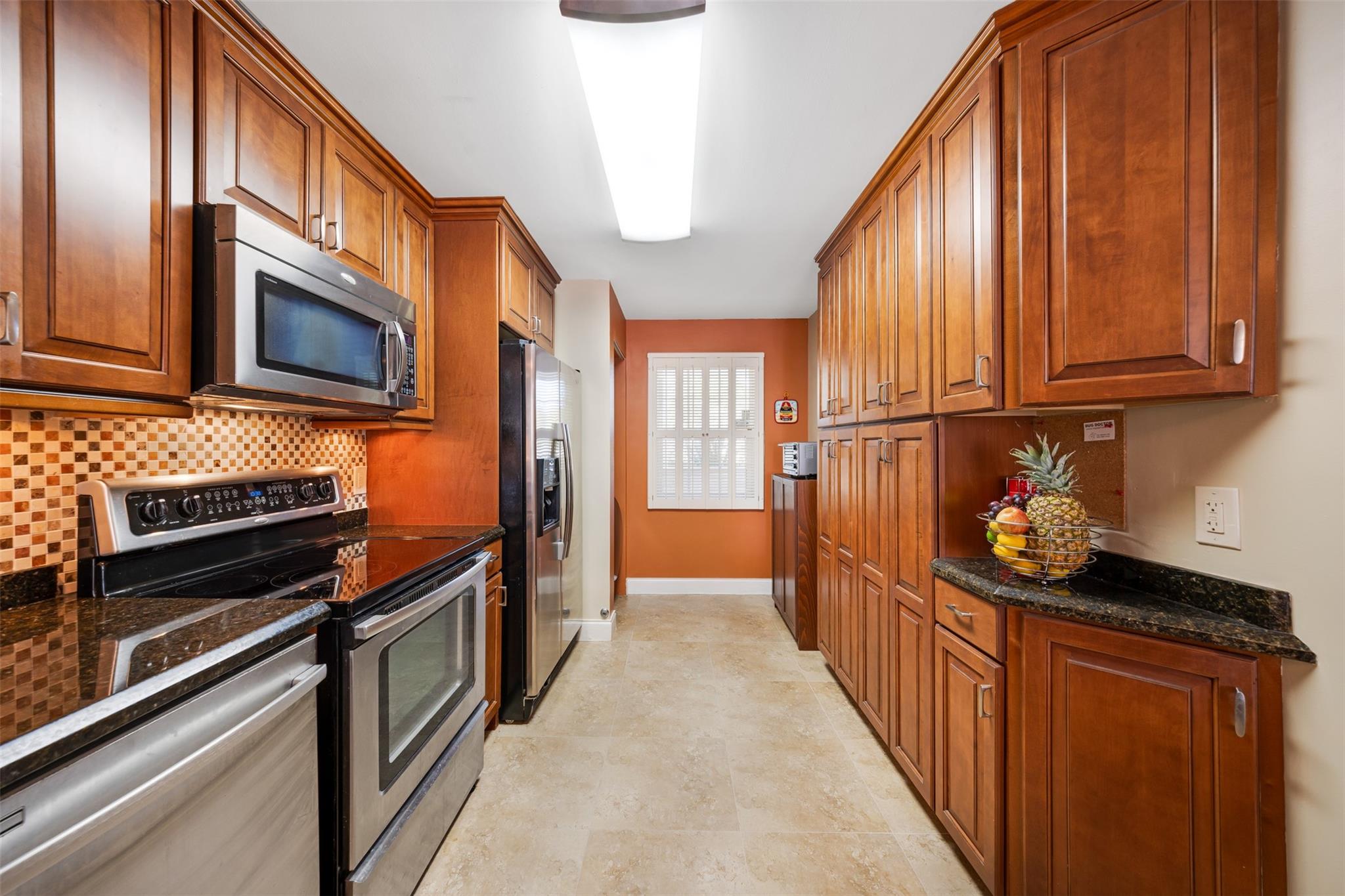 3621 Oaks Clubhouse Dr 206