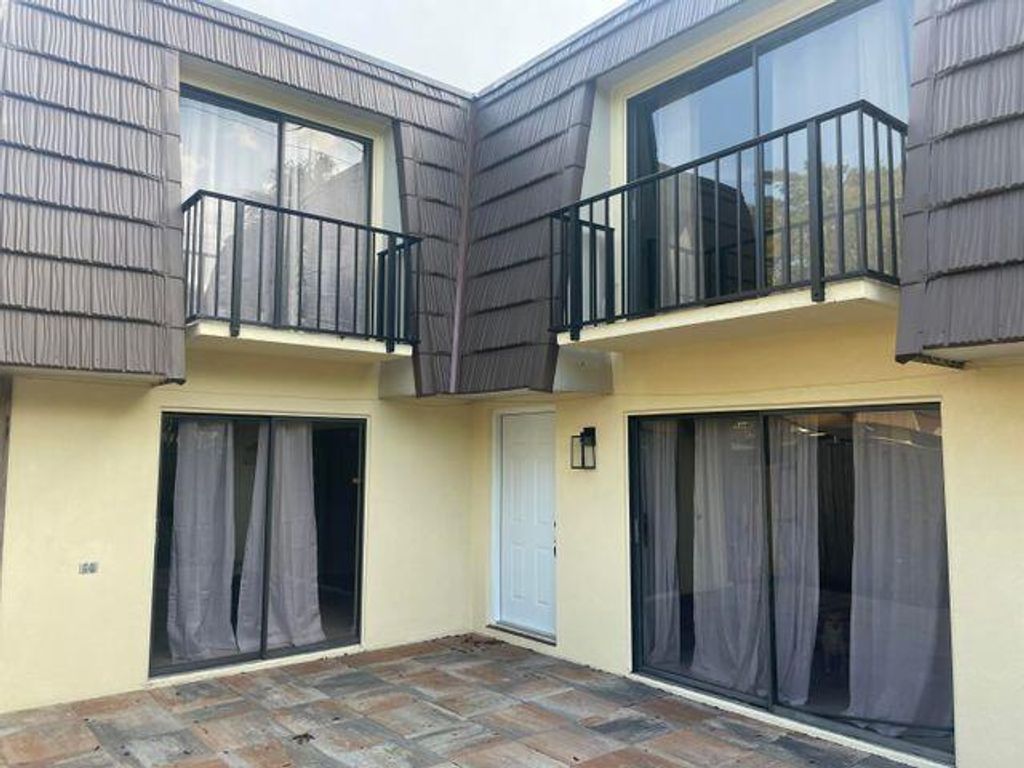 Photo of 120 E 1st Court, Palm Beach Gardens, FL 33410 (MLS # R10787117)